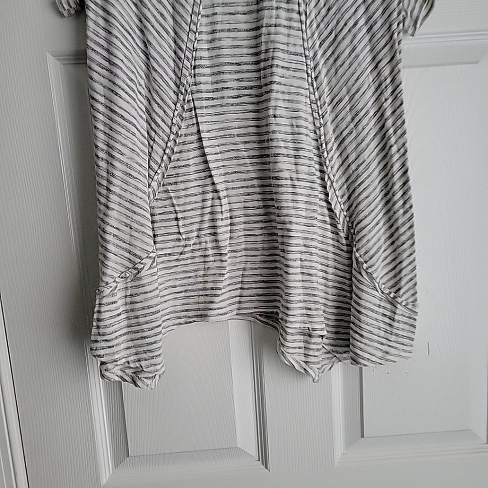 Signature Studio Women's Blouse - Picture 6 of 10